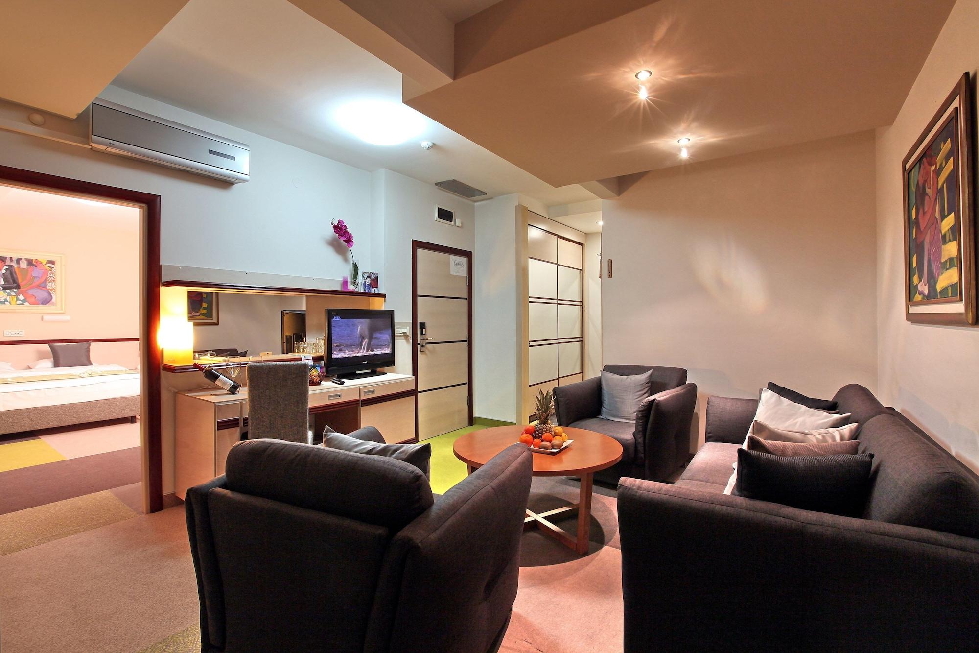 Mona Plaza 4* Zlatibor