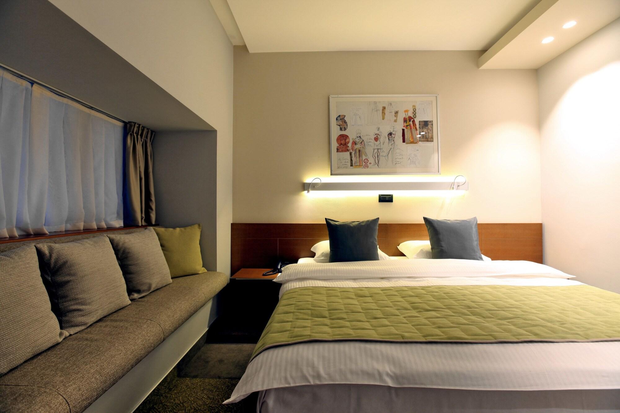 Mona Plaza Hotel
