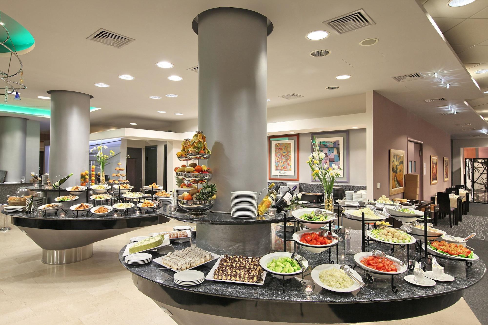 Mona Plaza Hotel