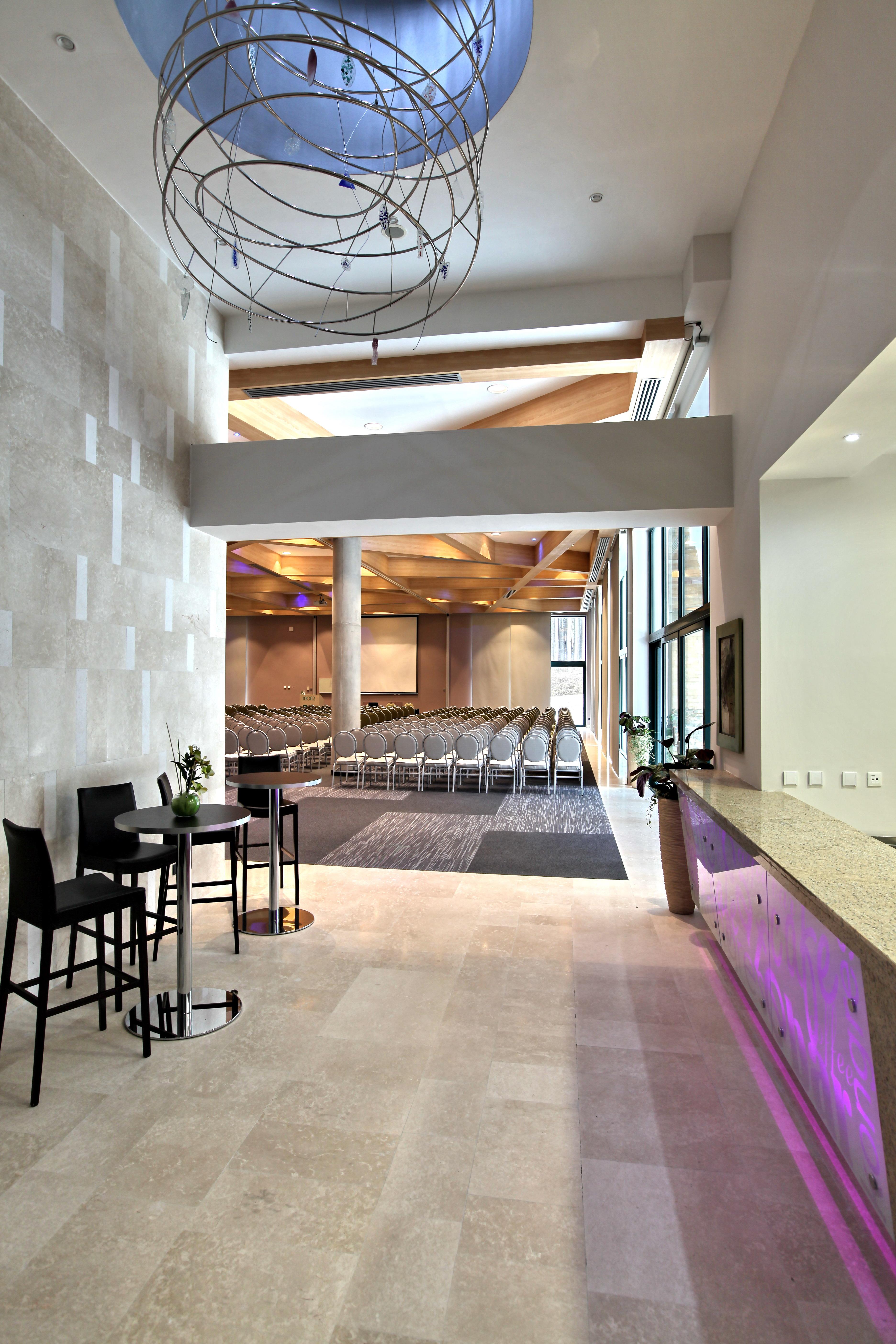 Mona Plaza Hotel 4*