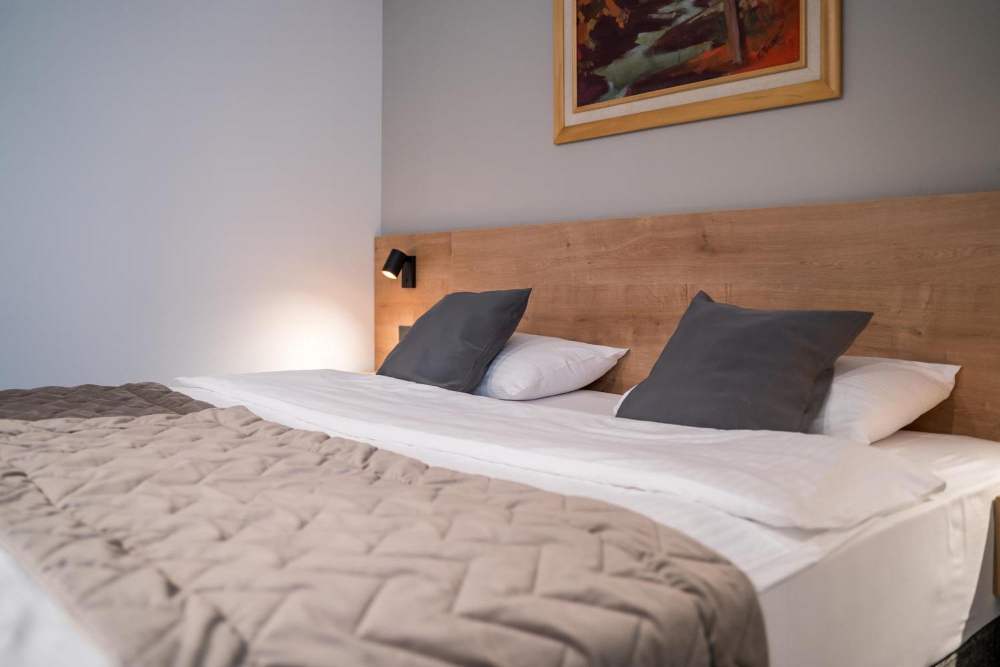 Mona Plaza Hotel 4*