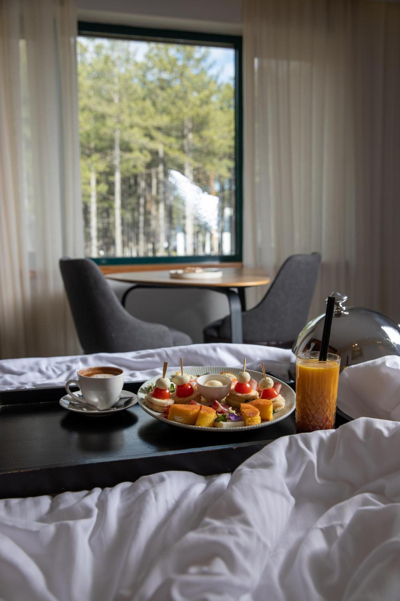 Mona Plaza Hotel 4*